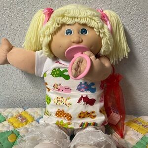 VTG Cabbage Patch Kid Girl With Pacifier Hong Kong KT Factory HM#4 1985